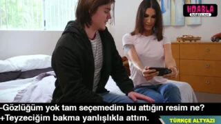 Yanlışlıkla Arkadaşımın Annesine Yarağımın Resmini Attım